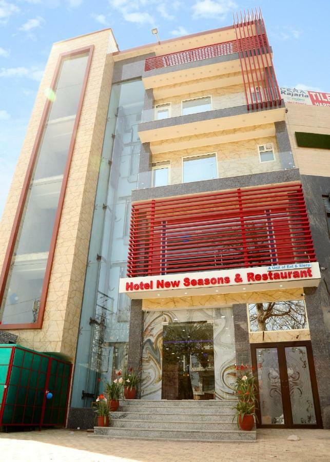Hotel New Seasons Kālka Buitenkant foto